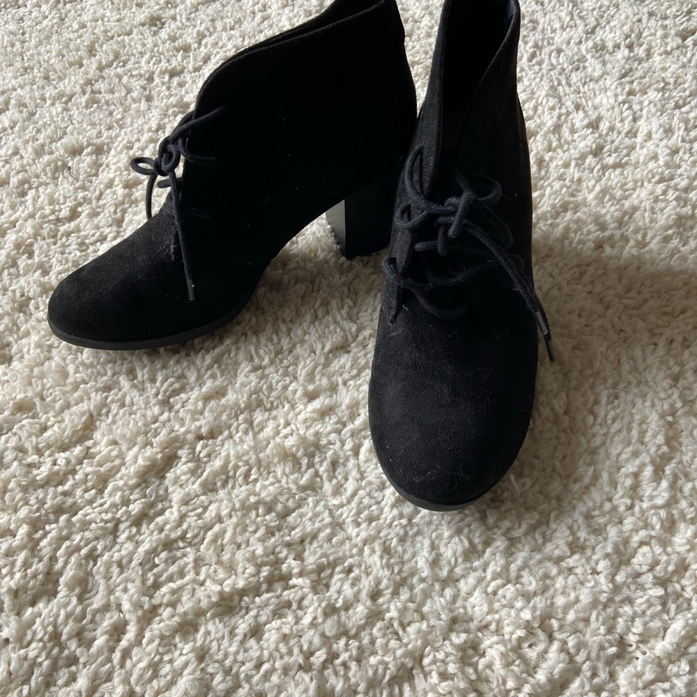 Black High-Heeled Lace-Up Ankle Boots